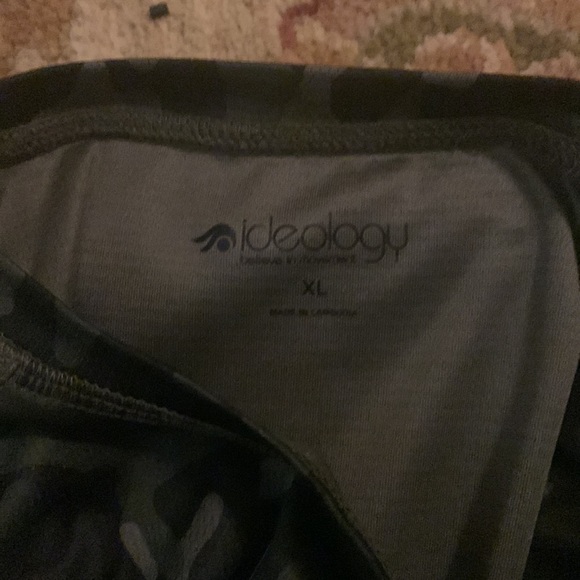 Bundle w/Camouflage Shirt and Shorts - Picture 3 of 4